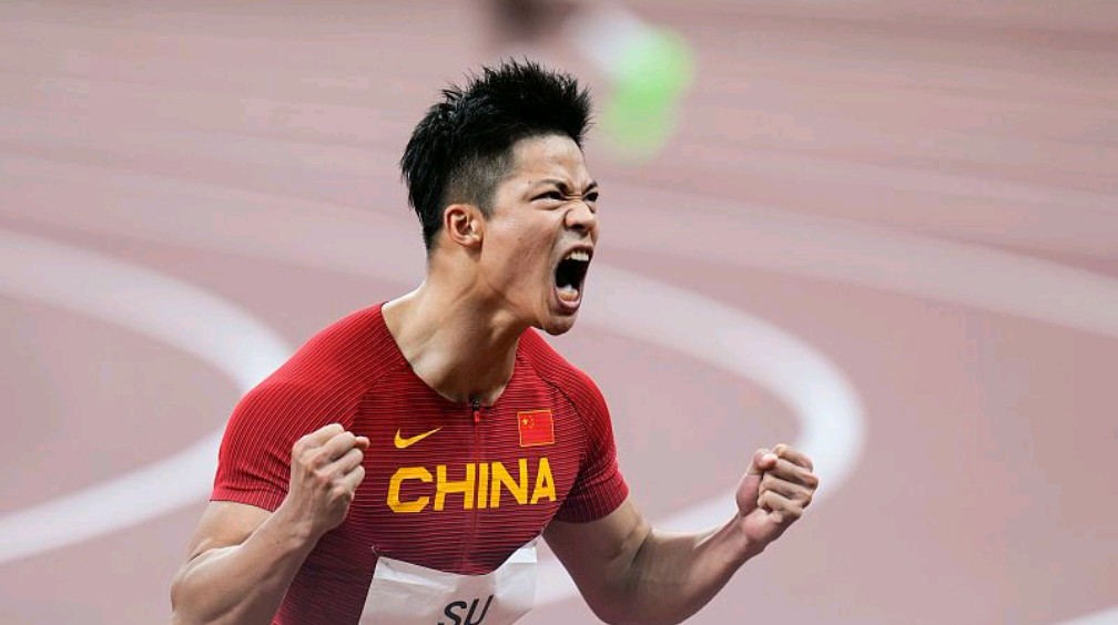 苏炳添压哨绝杀塔图姆，全场沸腾！经典一战再现传奇